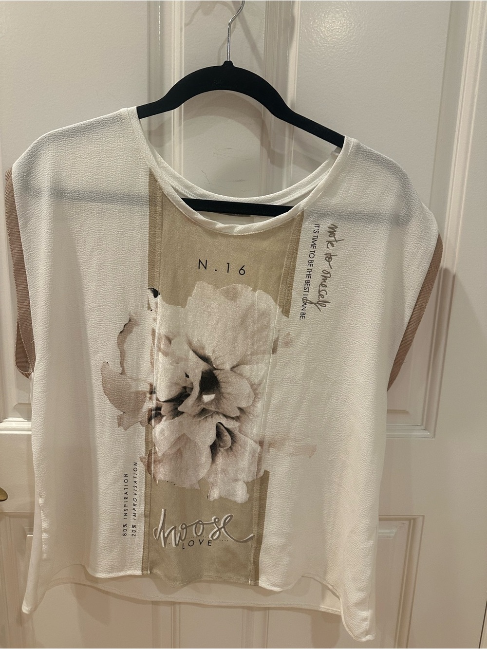 Zara White Floral Graphic Short Sleeve Blouse